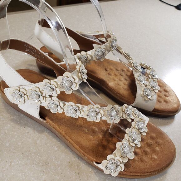 Patrizia White Floral Rhinestone Thong Sandals EU 39 / US 8 Women’s Embellished - Picture 7 of 7